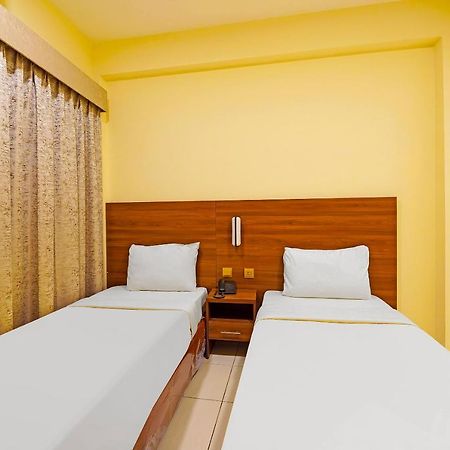 Oyo 925 Emirates Hotel Dubai Exterior photo