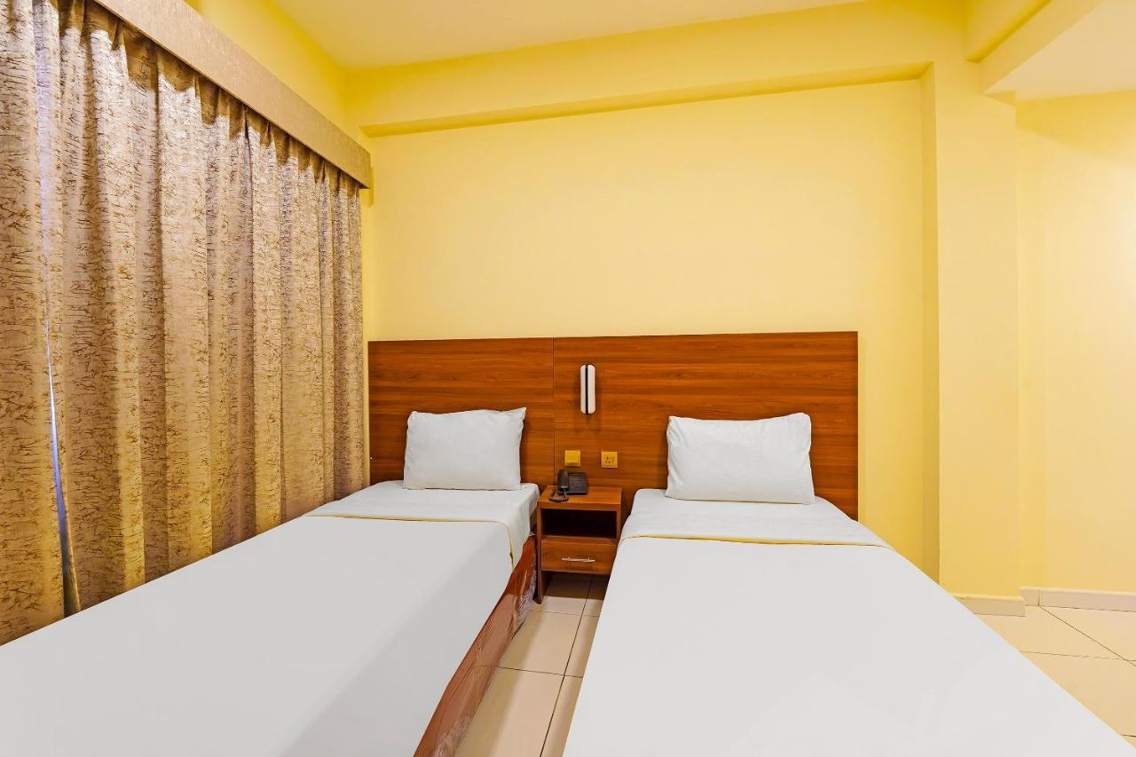 Oyo 925 Emirates Hotel Dubai Exterior photo